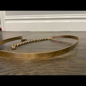 2 metal belts one silver one gold adjustable size